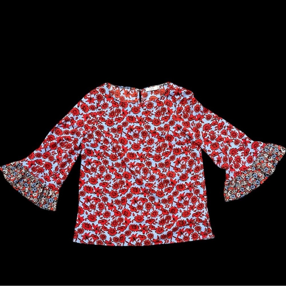Dalia S 3/4 contrast print ruffled sleeve button keyhole back vent at waist